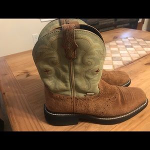 Women's Square toed cowboy boots